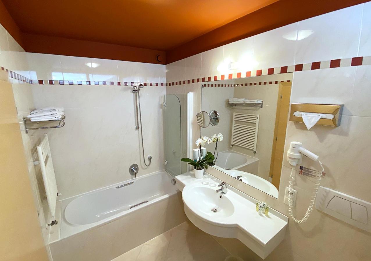 Hotel Eberle Больцано Экстерьер фото